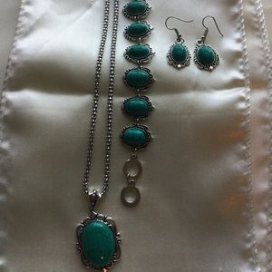 Lovely 4 piece Turquoise Jewelry Set